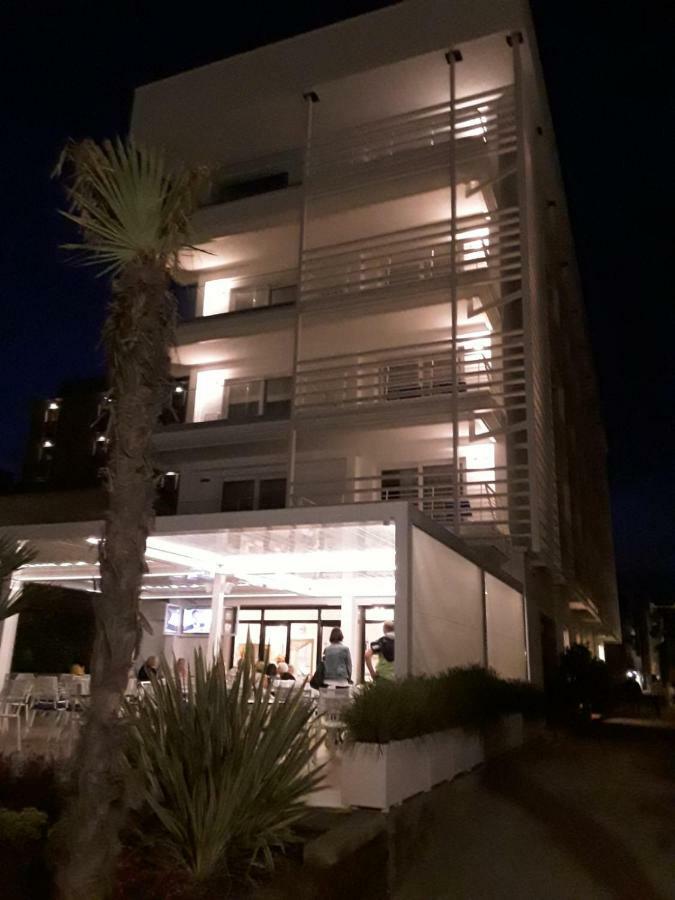 לידו די ג'סולו Hotel Strand A Frontemare מראה חיצוני תמונה