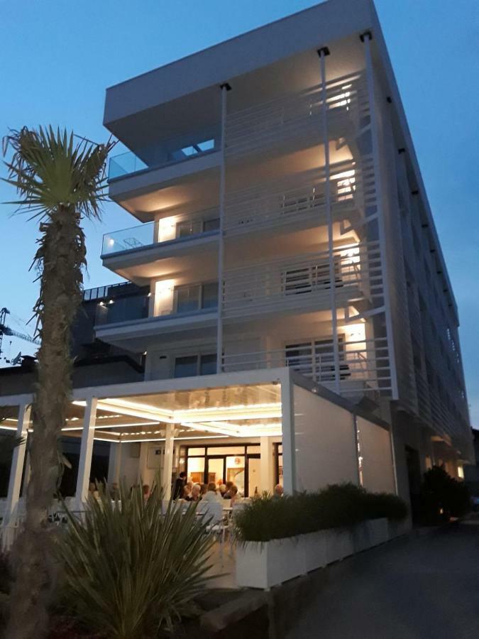 לידו די ג'סולו Hotel Strand A Frontemare מראה חיצוני תמונה